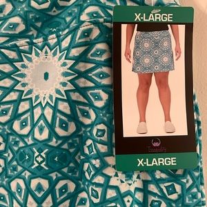New skort X large light weight green with pattern design